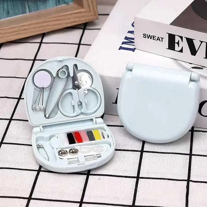 Mini Travel Sewing Kit DIY Sewing Portable Sewing Tool Kits Plastic Sewing Kit Box Beginner