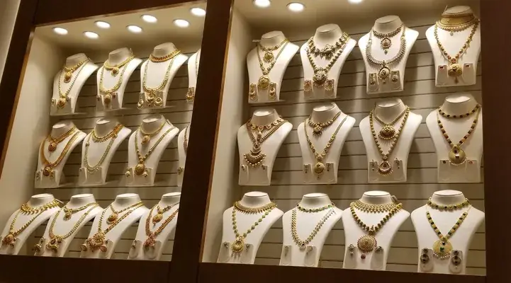 Jos Alukkas Jewellery Trivandrum Lulu Mall — Jewellery & Watches in Thiruvananthapuram