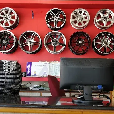 M R M Tyres And Alloy Wheels logo