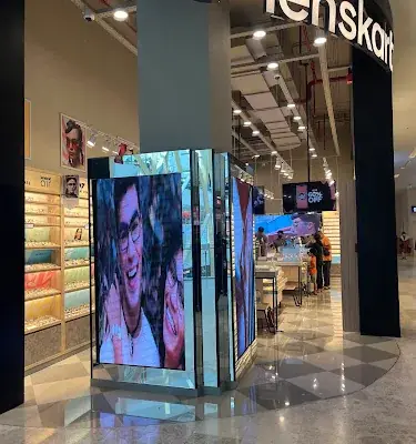 Lenskart Com Flagship Store At Lulu Mall Thiruvananthapuram First Lens Replacement Free logo