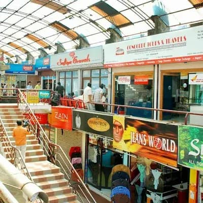 Safiya Travels Kannur logo