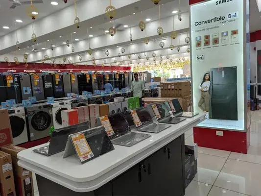 Nandilath G Mart Thavakkara — Grocery & Supermarket in Kannur