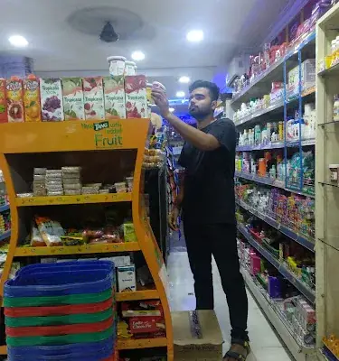 Q8 Nano Super Market And Bakes logo