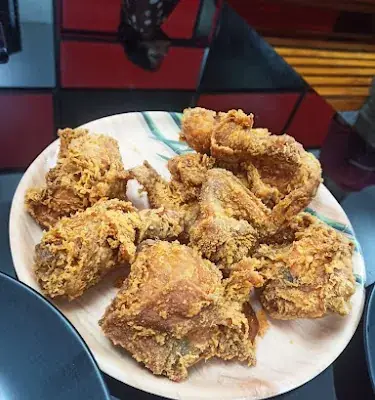 Metrochick fried chicken logo
