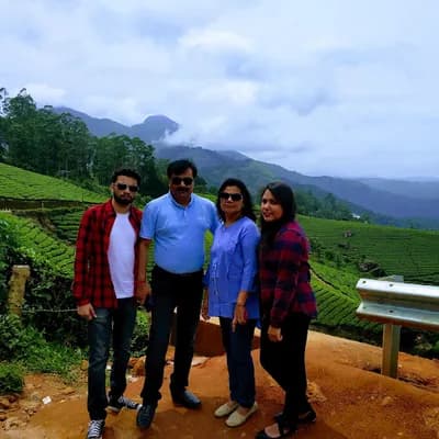 Velavan Tours And Travels Munnar logo