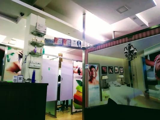 Z 4 Men Hair And Beauty Parlour — Beauty & Wellness in Kozhikode