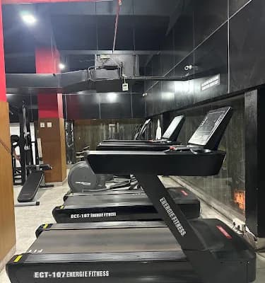 Zapz Fitness Club logo