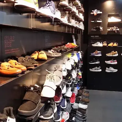 V2 Multi Brand Shoe Store logo