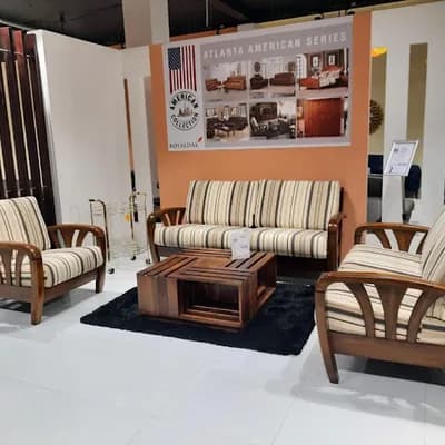 Royaloak Furniture Kottayam logo