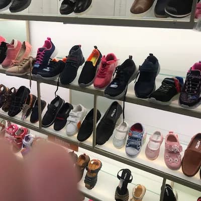 Metro Shoes logo