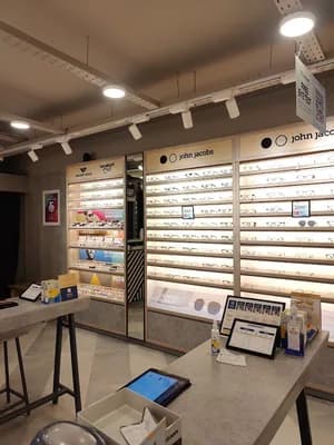 Lenskart Com At Calicut Beach Road Magicweb First Lens Replacement Free — Health & Medical in Kozhikode