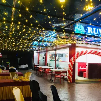 Ruwai Fried Chicken logo