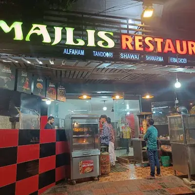 Majlis Restaurant payyanur logo