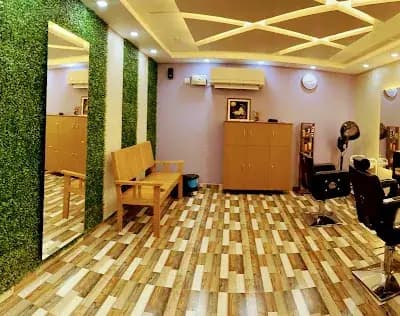 Razzle Salon And Makeover Parlour logo