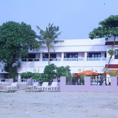 Oyo Alleppey Holiday Beach Resort logo