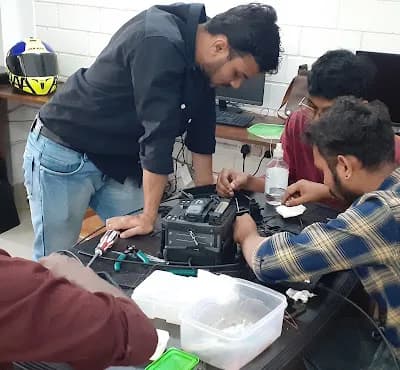 Aamiz Institute Of Technology In Calicut For Ccna Mcsa Rhce Fiber Optics Cctv Training logo