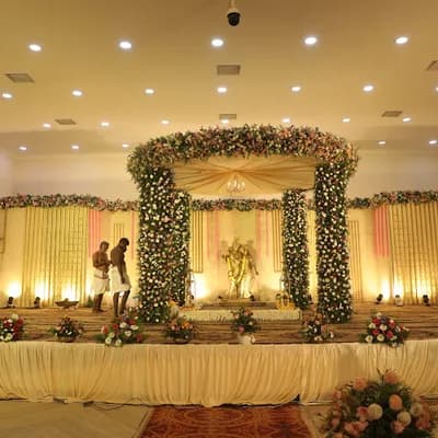 Royal Events And Wedding Planner logo