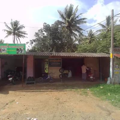 ADHI FAMILY RESTAURANT logo
