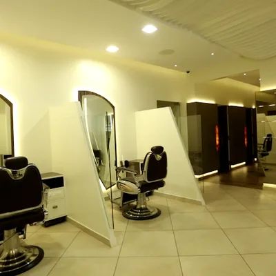 Waves Hair And Beauty Salon Calicut logo