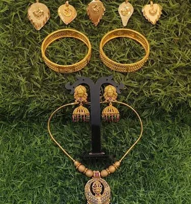 Parinaya Jewels logo