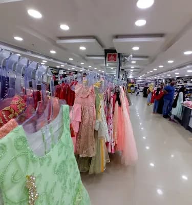 Preethi Silks logo