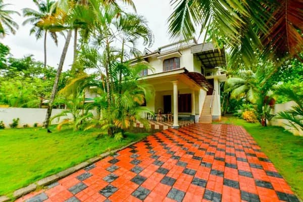 Lake Castle Alleppey Villa — Hotels & Travel in Alappuzha