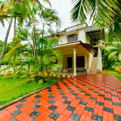 Lake Castle Alleppey Villa logo