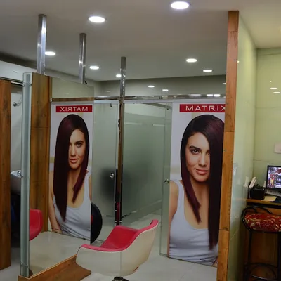 Polonica Beauty Parlour Kanjikuzhy logo