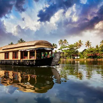 Royalpalace Houseboats Alleppey logo