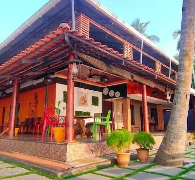 Karmaliz Casa Del Lake logo