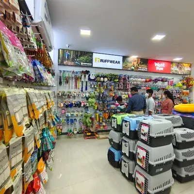 Roms N Raks Pet Hypermarket And Grooming Studio logo