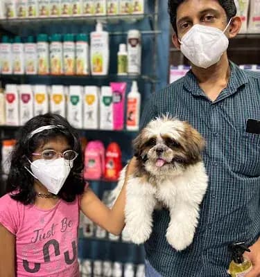 Roms N Raks Pet Hypermarket And Grooming Studio logo