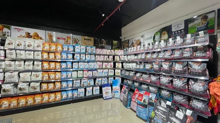 Roms N Raks Pet Hypermarket And Grooming Studio — Pet Services in Kannur