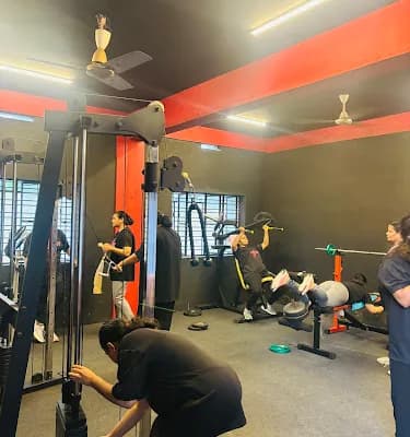 Stay Fit Ladies Fitness Gym logo