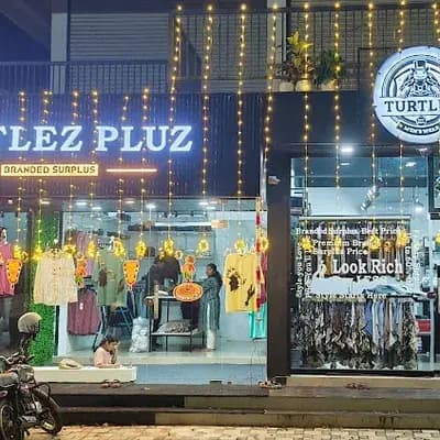 Turtlez Mens Wear Branded Surplus Outlet logo