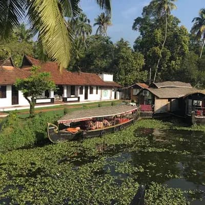 Keraleeyam | Ayurvedic Resort And Massage In Alleppey logo