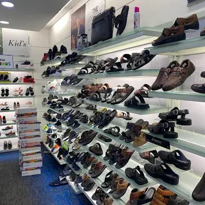 Mochi Shoes logo
