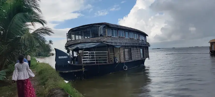 Whitelow Homestay Alappuzha — Hotels & Travel in Alappuzha