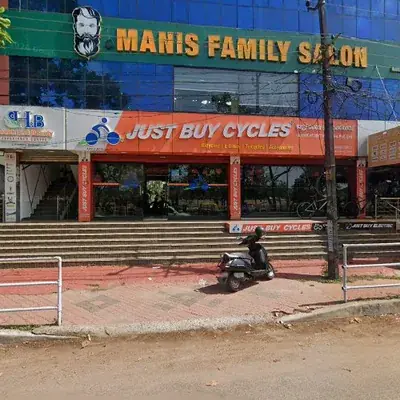 Manis Salon Kollam logo