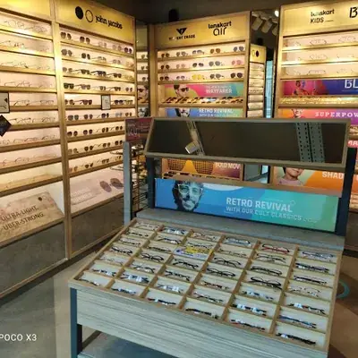 Lenskart Com At Kannur First Lens Replacement Free logo