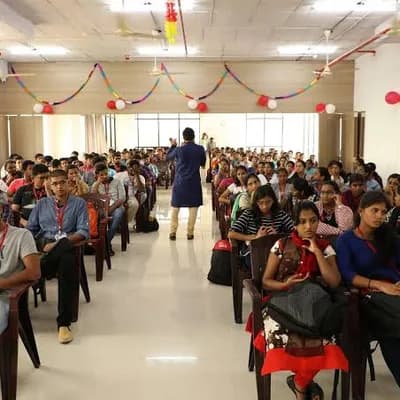 Veranda Race Govt Exams Coaching Institute Ssc Bank Railway And Insurance Kannur logo