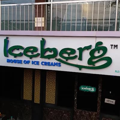 IceBerg - Family Ice Cream Parlour logo