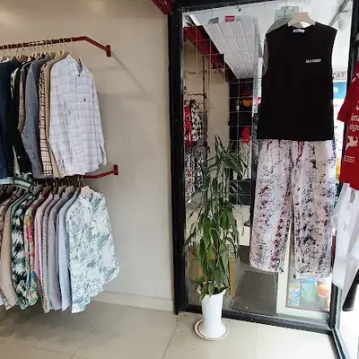 Search Clothing Store logo