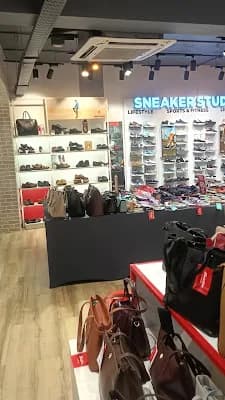 Bata Shoe Store Kanjikuzhi Kottayam logo