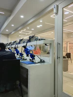 Britco And Bridco Indias First And Largest Smart Phone Institute — Education in Kannur