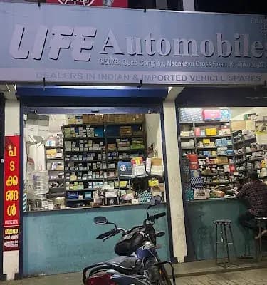 Life Automobiles logo