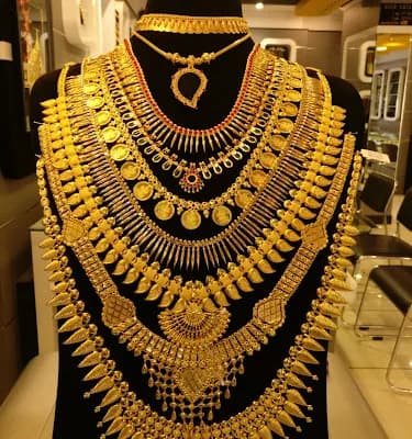 Madhurag Gold And Diamonds logo