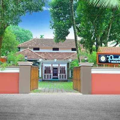 Pearl Beach Bungalow Heritage Home logo