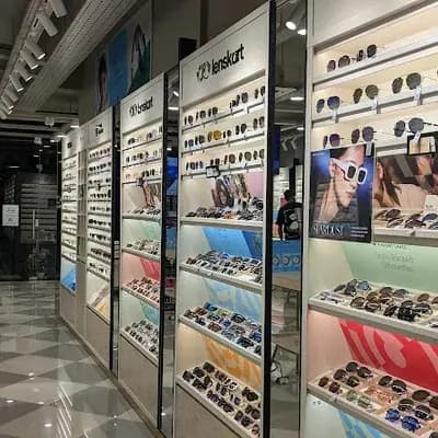 Lenskart Com Flagship Store At Thirunakkara Maidanam First Lens Replacement Free logo