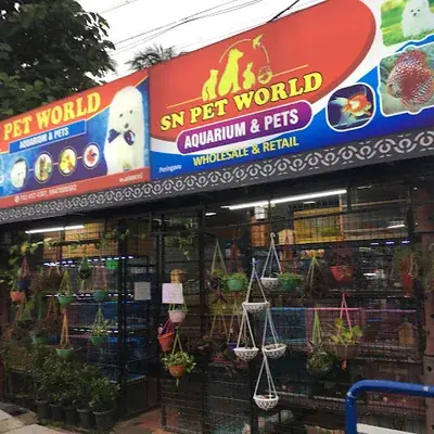 S N Pet World logo